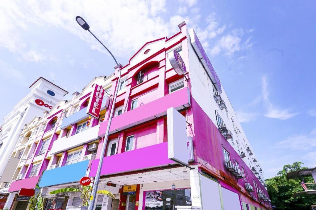 Oyo 90486 New Station Hotel Κλάνγκ Εξωτερικό φωτογραφία