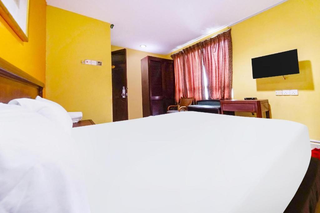Oyo 90486 New Station Hotel Κλάνγκ Εξωτερικό φωτογραφία