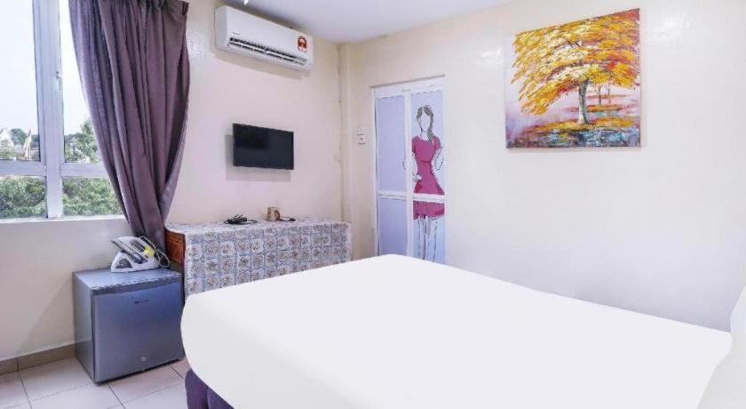Oyo 90486 New Station Hotel Κλάνγκ Εξωτερικό φωτογραφία