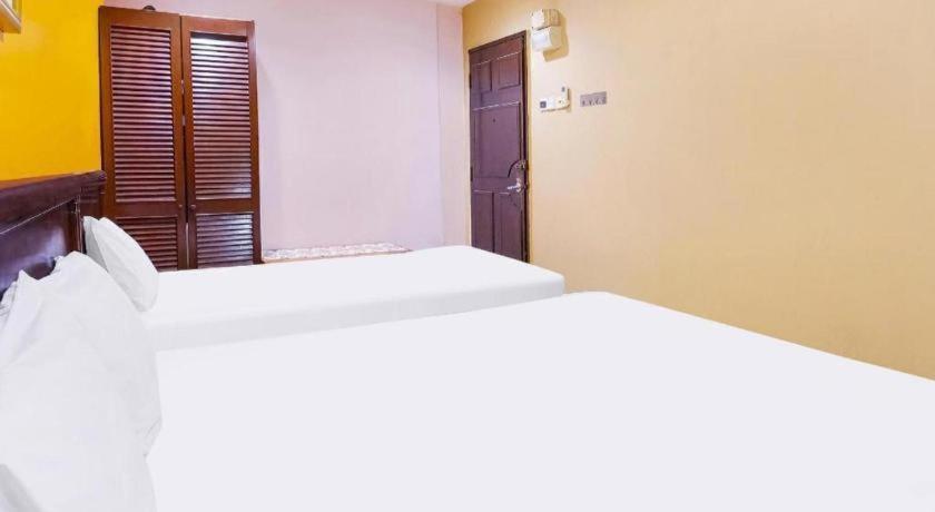Oyo 90486 New Station Hotel Κλάνγκ Εξωτερικό φωτογραφία