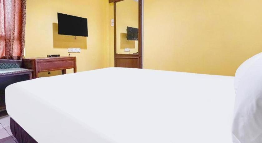 Oyo 90486 New Station Hotel Κλάνγκ Εξωτερικό φωτογραφία