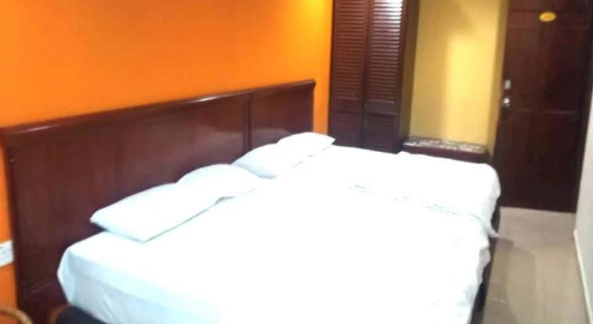 Oyo 90486 New Station Hotel Κλάνγκ Εξωτερικό φωτογραφία